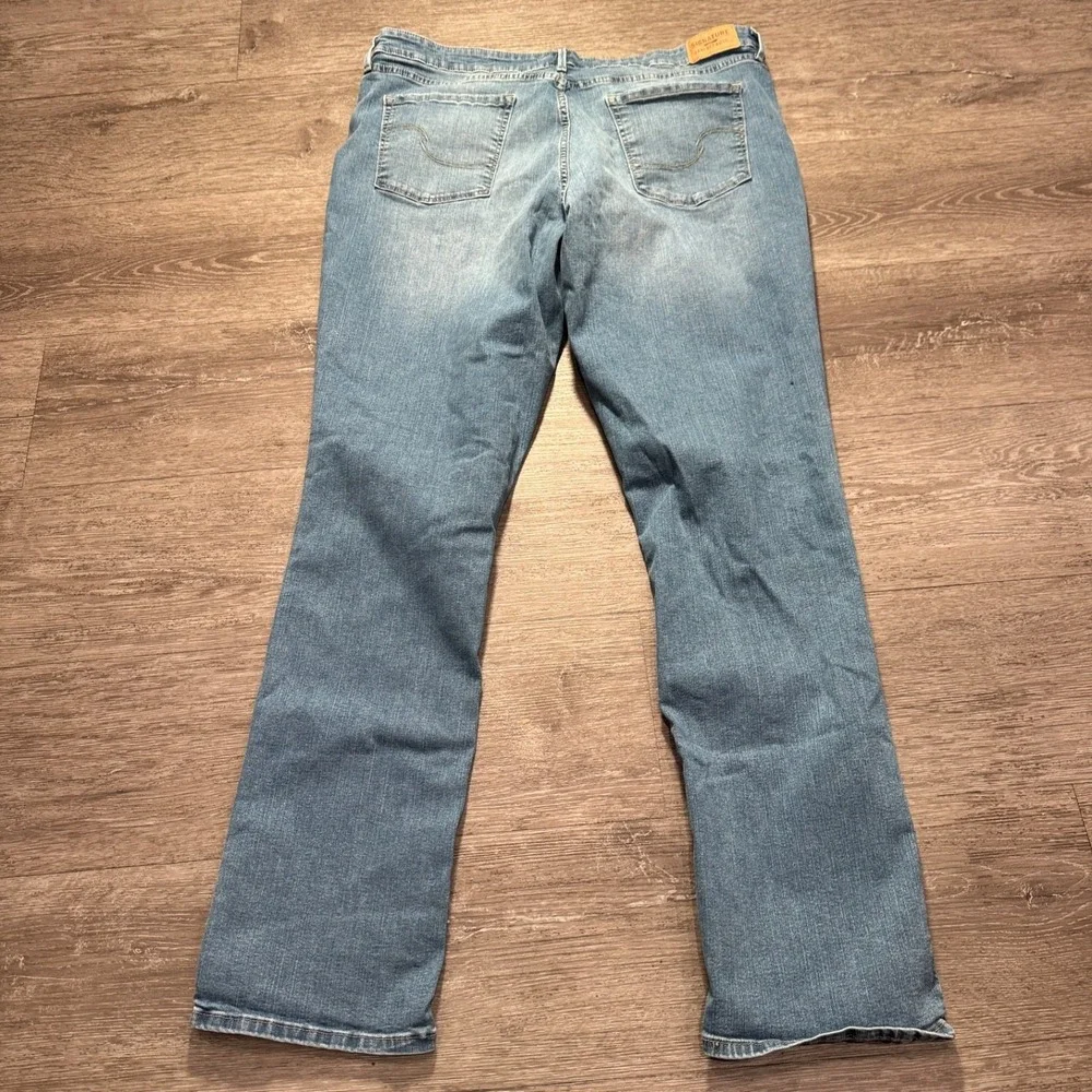 Levis socialflare curated